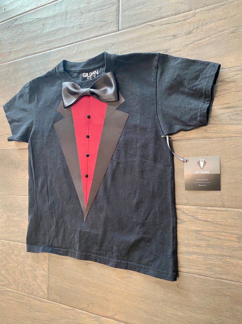 Stylish Sophistication: Lil Tuxes Big Boy Newborn Tuxedo Shirt for Special Occasions image 4