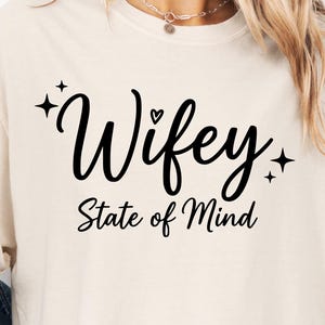 Wifey State Of Mind PNG: Braut Hochzeit Ehefrau Verlobung Junggesellinnenabschied png Trendiges Skript Zitat