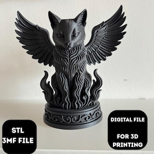 Puede incluir: Una escultura negra impresa en 3D de un gato alado, posado sobre una base decorativa con detalles de llamas. La escultura tiene grandes alas detalladas y una cara felina. La imagen incluye el texto "STL 3MF FILE" y "DIGITAL FILE FOR 3D PRINTING".