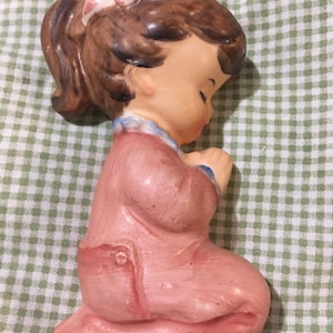 vtg Little Girl PRAYING Statue, ceramic made in Japan, 1950s