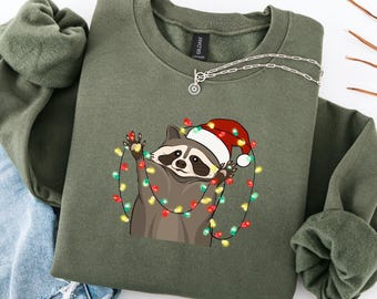 Söt jultvättbjörnströja och sweatshirt, festlig tvättbjörnströja med julbelysning, rolig jultopp med djur, mysig vintergåva