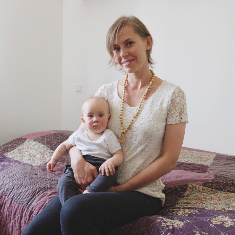 Juniper Wood Mala Nursing Necklace Breastfeeding /& Babywearing Mom Accessories Teething Jewellery Wood and Cotton Beads Kangaroo Care