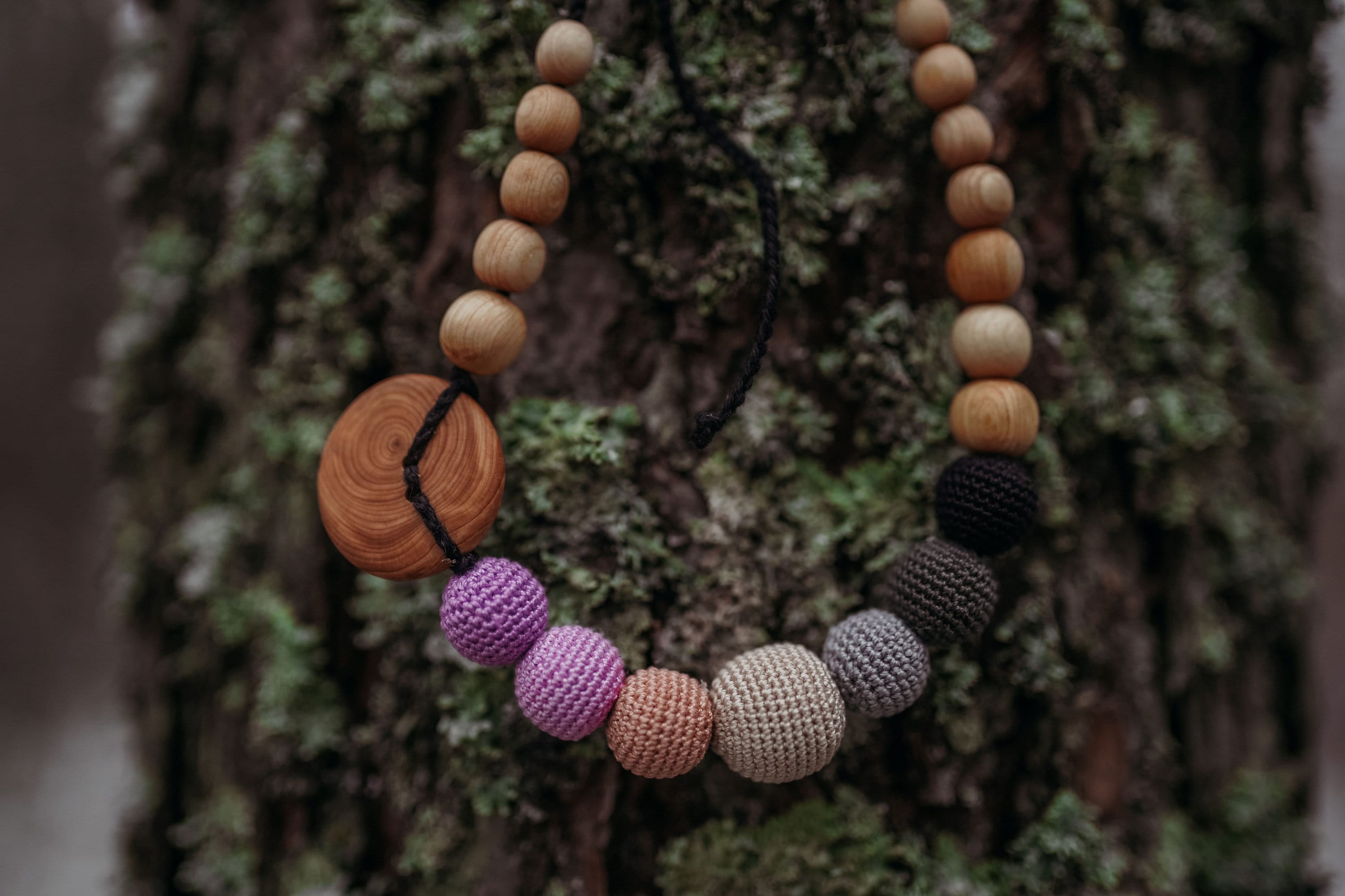 Purple & Black Gradient Necklace - Apple Wood - Handmade by KangarooCare in Europe