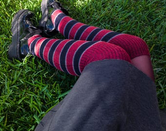Plus de chaussettes hautes à rayures colorées : un classique de l'hiver, un cadeau printanier