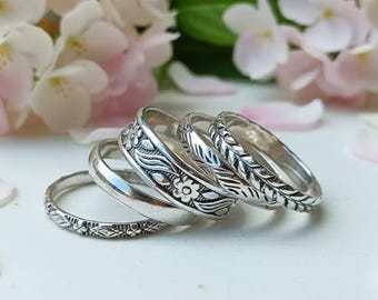 Conjunto de anillos apilables de plata de ley hechos a mano: diseño floral