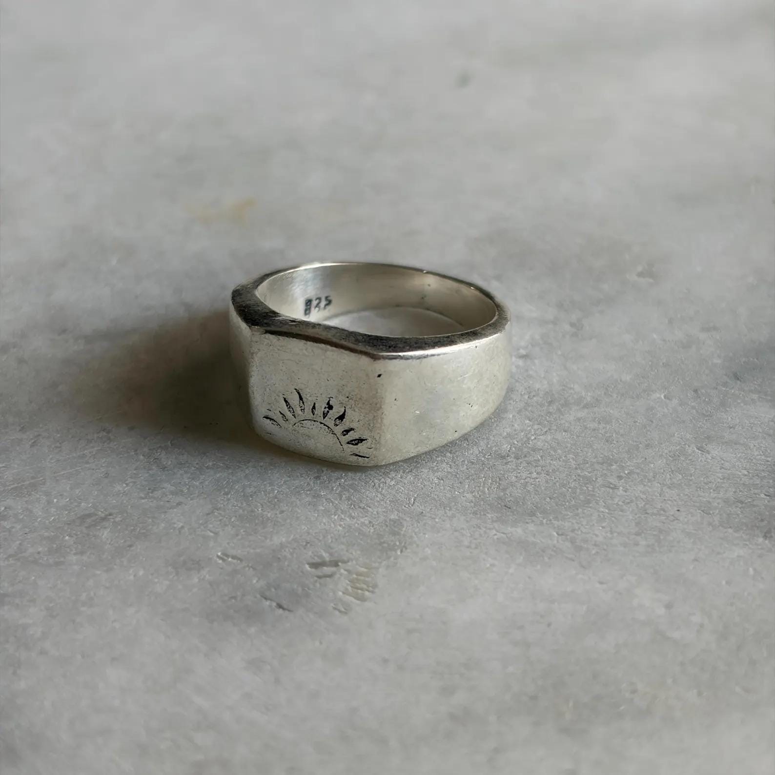 Vintage signet ring - Etsy 日本