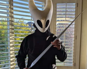 Casco y aguja de Silksong Hornet / Set de accesorios para cosplay / Armadura inspirada en Hollow Knight / Exhibición para gamers / Coleccionable de fantasía