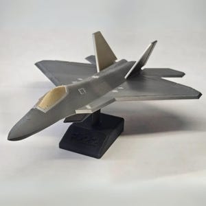 Kit de jato F-22 Raptor – Monte seu próprio modelo de caça furtivo 3D | Avião militar faça você mesmo, item colecionável de aviação e presente para piloto