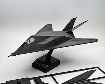 Tarjeta de kit de avión F-117 Nighthawk: construye tu propio modelo 3D de caza furtivo. Regalo de avión militar DIY, regalo de piloto de colección de aviación.