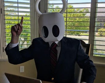 Casco y espada de Hollow Knight / Set de cosplay inspirado en fans / Coleccionable de videojuegos indie / Réplica de casco y espada / Decoración para gamers