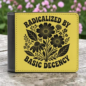 Blommig plånbok med statementmotiv, Vildblommig botanisk bifold, accessoar med meddelanden i PU-läder