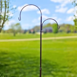 Amish-Made Solid Steel 2-Arm Shepherd’s Hook – Copper Vein Finish, Rust-Resistant Outdoor Hanger