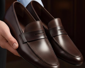 Mocassins masculinos artesanais em couro marrom – modelo Penny Slip-On | Sapatos formais