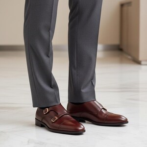 Handgefertigte beige Leder Cap Toe Doppel Monk Strap Schuhe für Herren - formelle, Hochzeit & Business Kleidung Bild 4