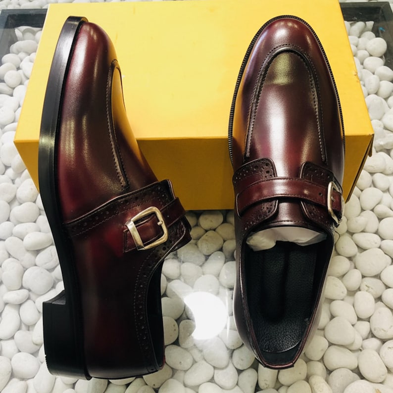 Sapatos masculinos artesanais em couro marrom com fivela única – Sapatos sociais formais – Calçados de couro para casamento e negócios imagem 3
