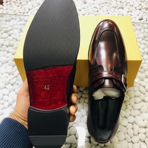 Sapatos masculinos artesanais em couro marrom com fivela única – Sapatos sociais formais – Calçados de couro para casamento e negócios imagem 2