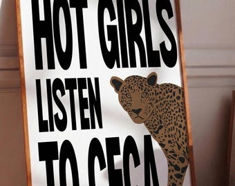 Pôster "Garotas Sensuais Ouvindo Ceca" – Impressão de Arte Turbo-Folk dos Balcãs | Arte de Parede Jugo | Pôster de Cultura Pop Ceca | Tipografia Divertida e Ousada