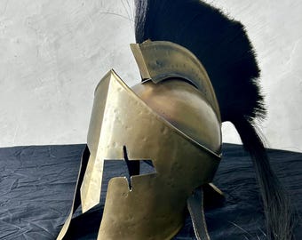 Casco espartano dañado por la guerra del rey Leónidas (300) / Armadura de guerrero griego / Regalo navideño de la Antigua Grecia / Casco de acero para LARP