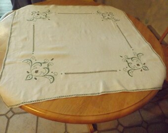 Hand cut table-napkin. Wedding or any banquet table-napkins, serviette 32" x 32" light sage with green embroidery. Open work