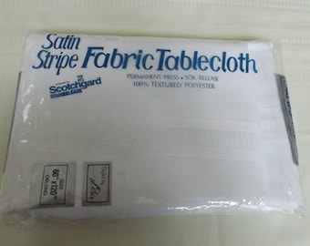 VTG 120"x 60" new extra large polyester easy care white reversible tablecloth Lisa fabric sealed RARE Permanent press Wedding family Gift