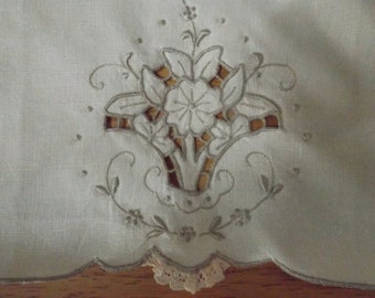 Antique Open work serviette, 17" x 11 1/4" light beige. Excellent