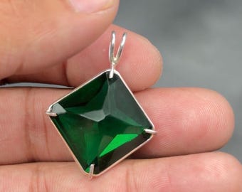 Colgante de Cuarzo Verde con Piedra Mágica – Collar de Cristal Curativo de Plata / Joyería de Geometría Sagrada
