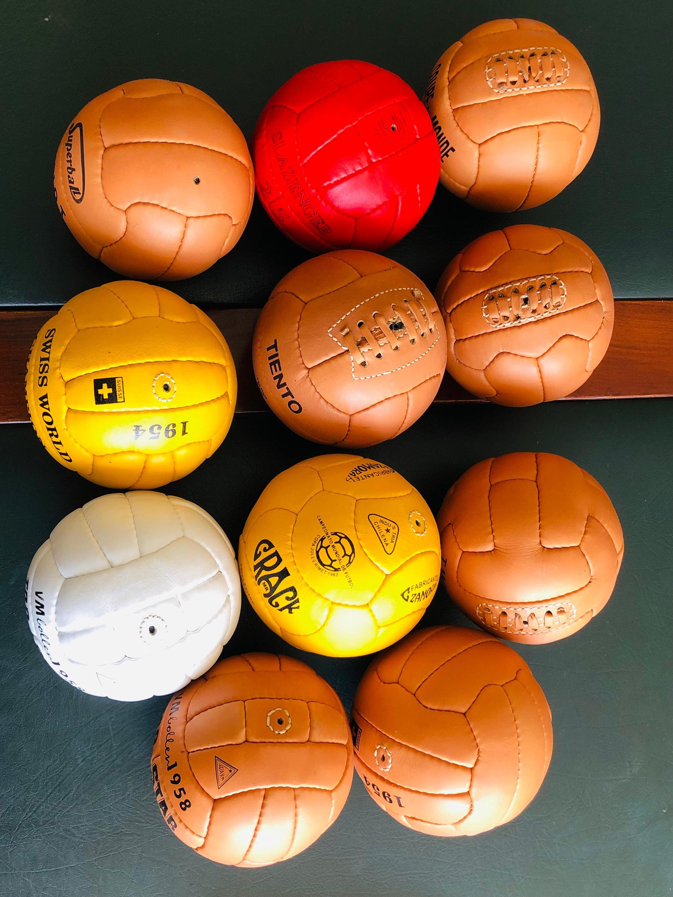 Mini Ballon Foot Vintage – Coupes Du Monde 1930-1966 – Cuir Cousu Main – 10 Cm