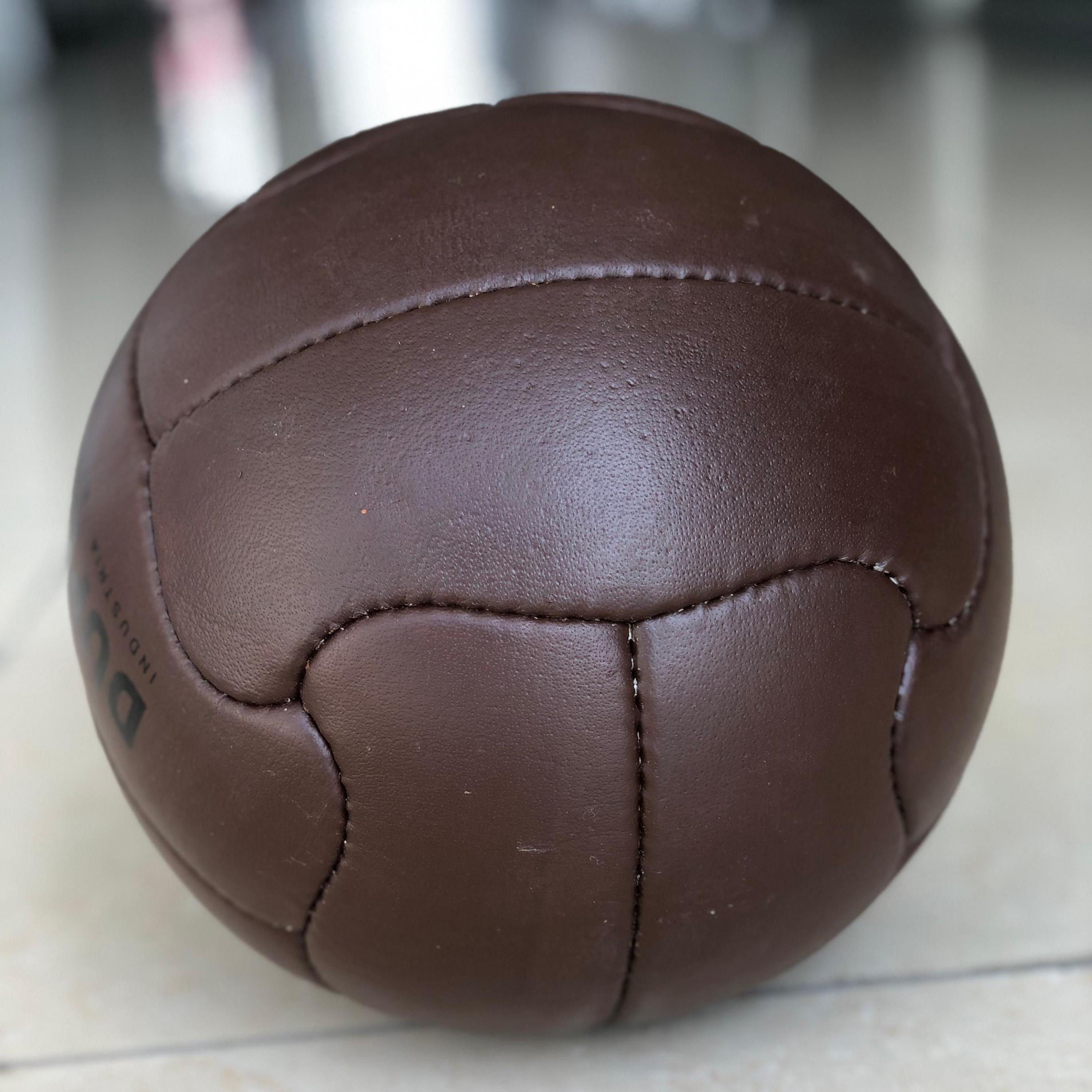 ヴィンテージレザーサッカーボール：1950年ワールドカップスタイル