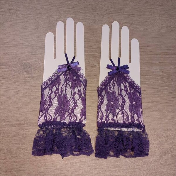 Elbow Stretch Jersey Ivory Lace Gauntlet Glove main image 0