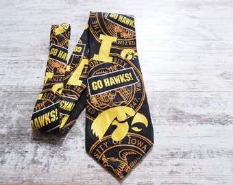COLLEGE NECKTIE 100/% SILK UNIVERSITY OF IOWA HAWKEYES