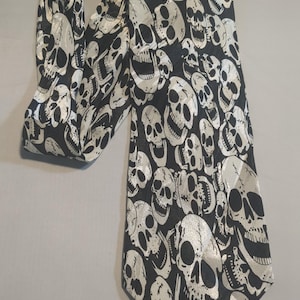 Spooky Skulls Pattern Keith Daniels Tie Men&#39;s Ties Neckties Halloween Day of the Dead