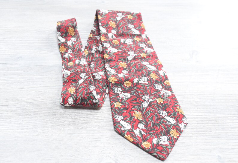 101 Dalmatians Red Necktie features Puppies and Plants 100/% Silk Disney Tie Rack