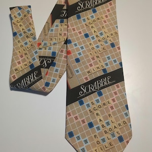 Tablero de Scrabble y fichas Letras del alfabeto Corbatas para hombres Corbatas