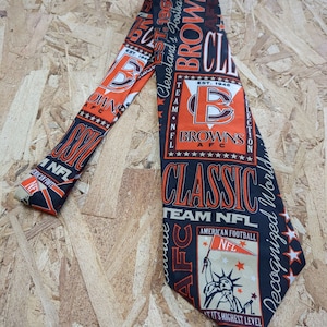 Cleveland Browns Football Necktie Men&#39;s Novelty Necktie Orange and Brown  NFL Licensed Product