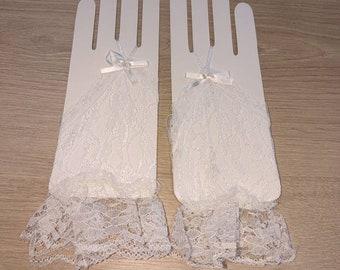 White  Lace Ladies  Fingerless Gloves  Wrist Length  6" with Ruffled Cuff Delicate Gauntlet