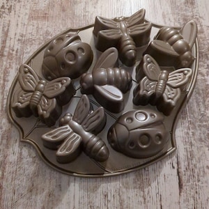 Nordic Ware Back Yard Bugs Cupcake Muffin Pan Vintage 1990s Non