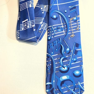 Cool Blue Musical Note Men's Necktie