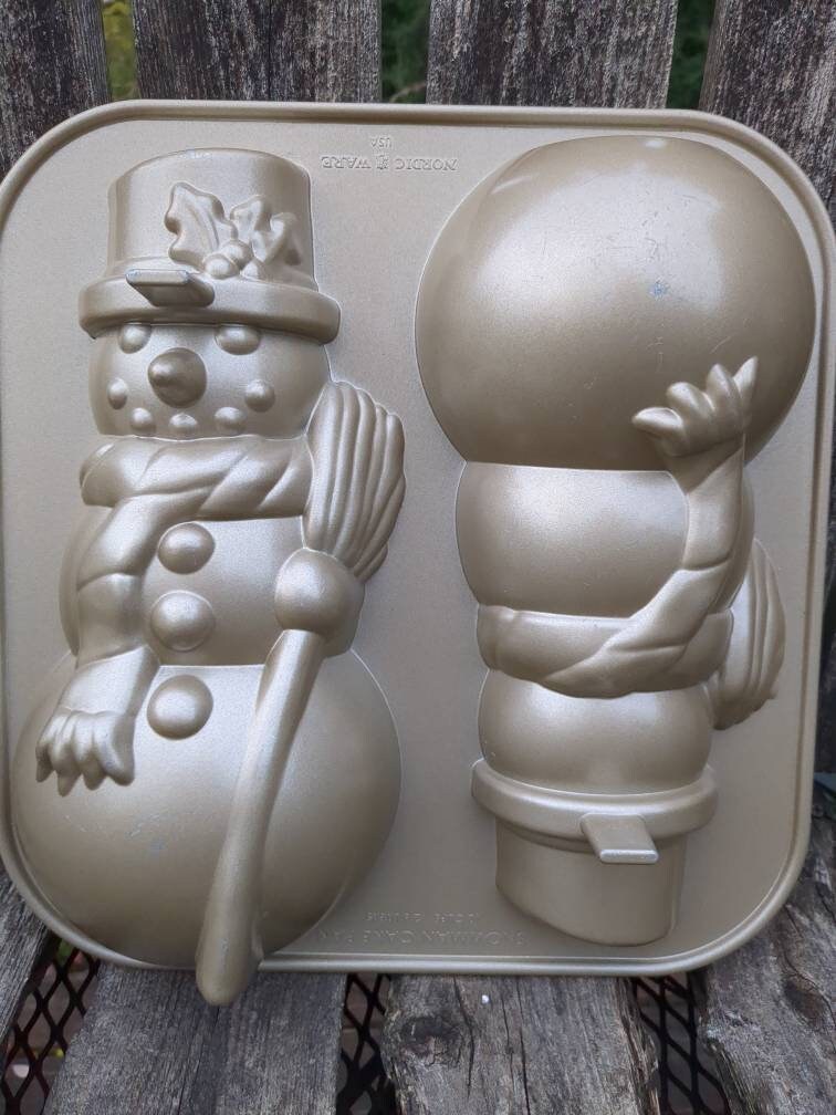 Williams Sonoma Nordic Ware 3-D Snowman Cake Pan Christmas Winter