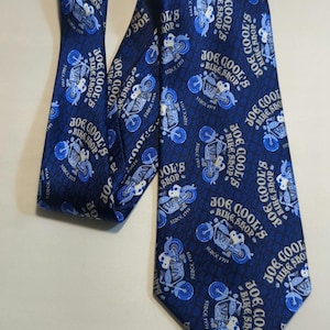 Snoopy Joe Cool&#39;s Bike Shop Peanuts Cartoon Blue Men&#39;s Tie