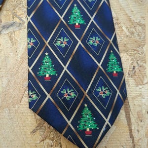 Holly Tree Diamond Pattern Design Tie Novelty Necktie Men&#39;s Christmas Tie