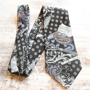 Acanthus Leaves Coat of Arms and Paisley Designs Buckingham - Etsy