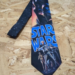 Star Wars the Empire Strikes Necktie Features Original Character Illustrations