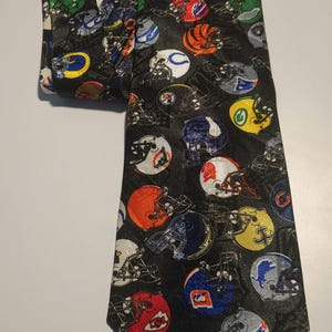 Kaski drużynowe NFL Krawat męski Importowany krawat drużynowy NFL