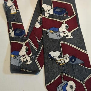 Snoopy Office &#39;Is It Friday Yet?&#39; Peanuts Cartoon Men&#39;s Tie