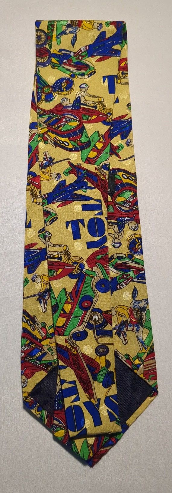 Very Colorful Silk Necktie Depicting an Array of … - image 6