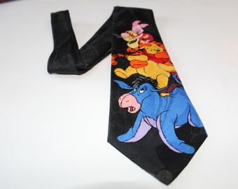 Winnie the Pooh Krawatte Black Tie mit Tigger, Ferkel. Eeyore Bunte Cartoon Charakter Krawatte Vatertagsgeschenk