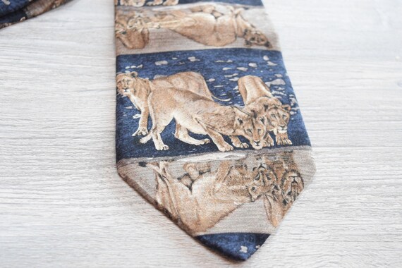 navy blue mens tie with elephant silhouette by Frederick Thomas FT3219 navy blue mens tie with elephant silhouette by Frederick Thomas FT3219