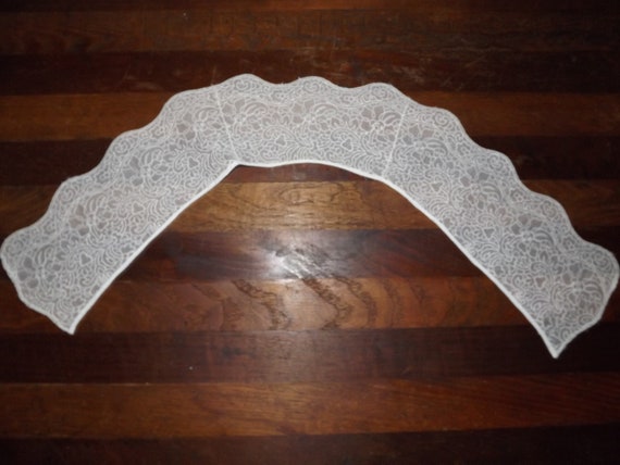 Vintage Off White Embroidered Lace Collar Reenact… - image 1