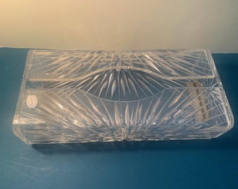 Wilardy lucite tissue box cover with starburst pattern