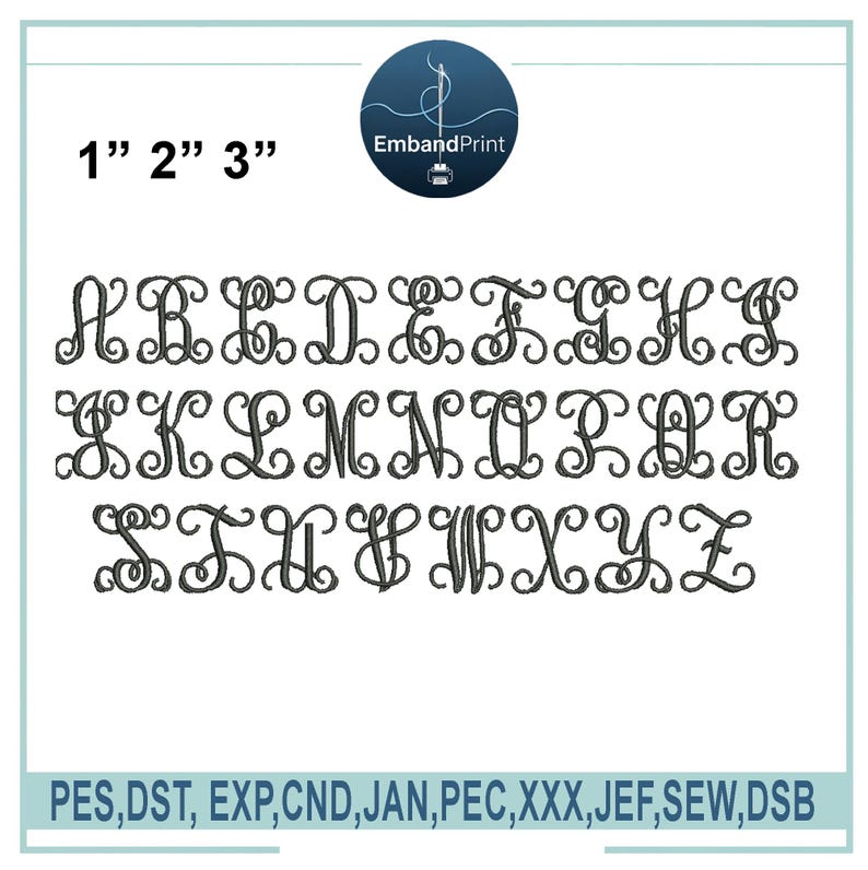 Op de afbeelding: Een set geborduurde monogramletters in een decoratief lettertype, weergegeven in een raster. De letters zijn donkergrijs en verkrijgbaar in formaten van 2.5 cm, 5 cm en 7.6 cm. De afbeelding bevat de tekst "EmbandPrint" en afkortingen van bestandsformaten.